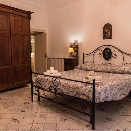 Appartamento Palazzo Pace Al Cassaro ปาแลร์โม ภายนอก รูปภาพ
