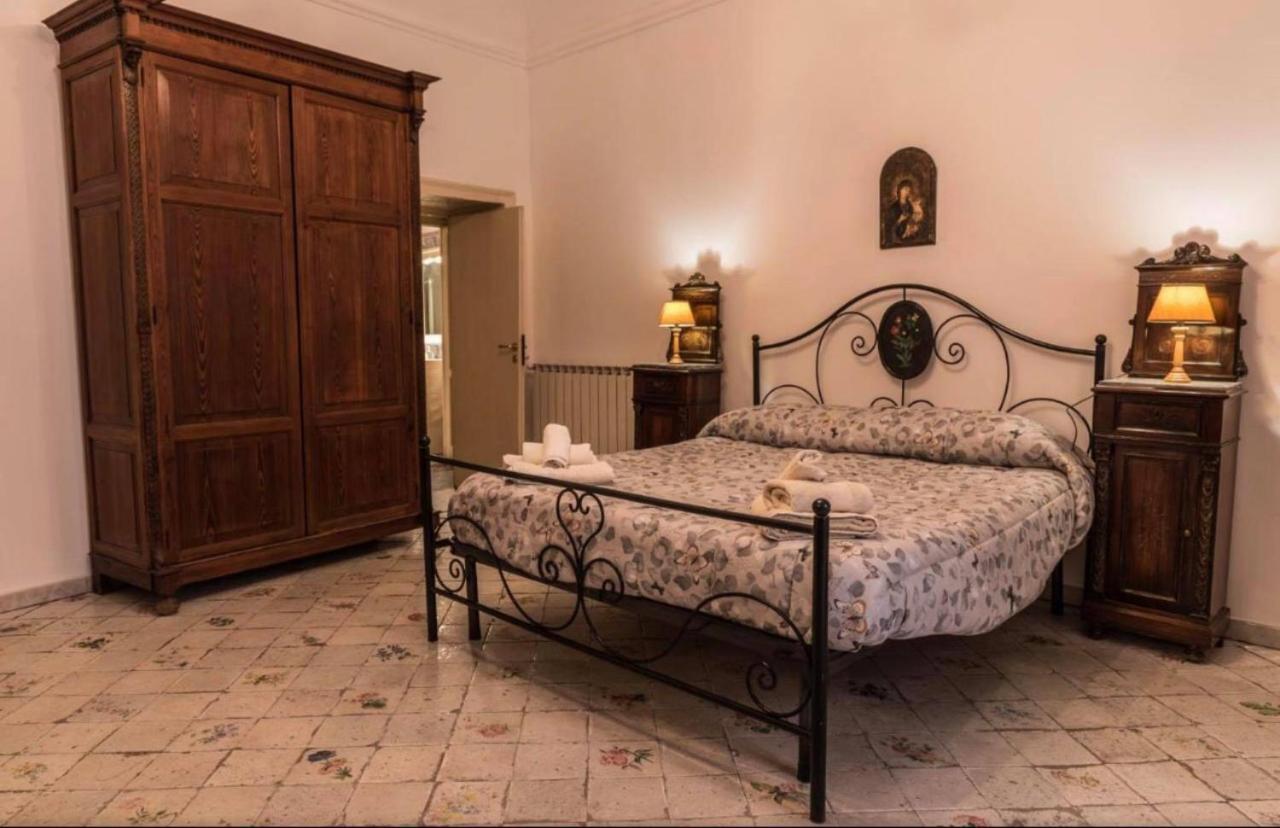 Appartamento Palazzo Pace Al Cassaro ปาแลร์โม ภายนอก รูปภาพ