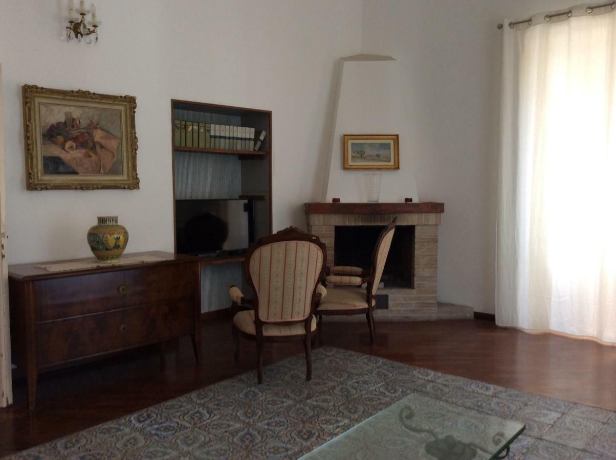 Appartamento Palazzo Pace Al Cassaro ปาแลร์โม ภายนอก รูปภาพ